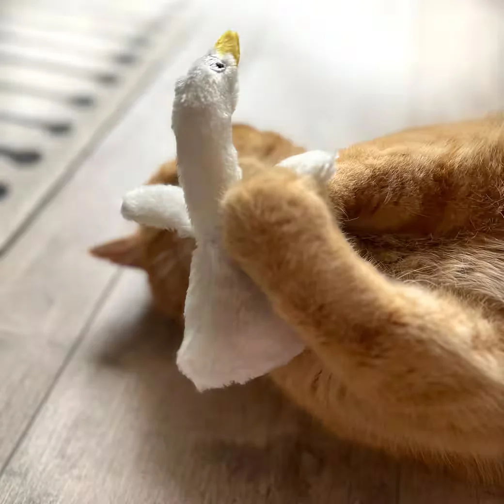 AUMÜLLER Katzenspielzeug mit Baldrian Gilbert Gans Kuscheltier