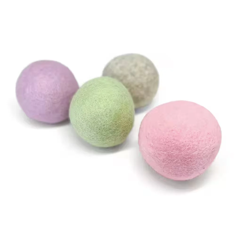 AUMÜLLER Katzenspielzeug Wollfilzball, gefüllt, 1 Stück