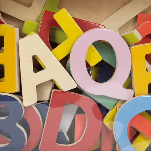 SMALL FOOT Magnetbuchstaben Alphabet Lernspielzeug bunt Educate